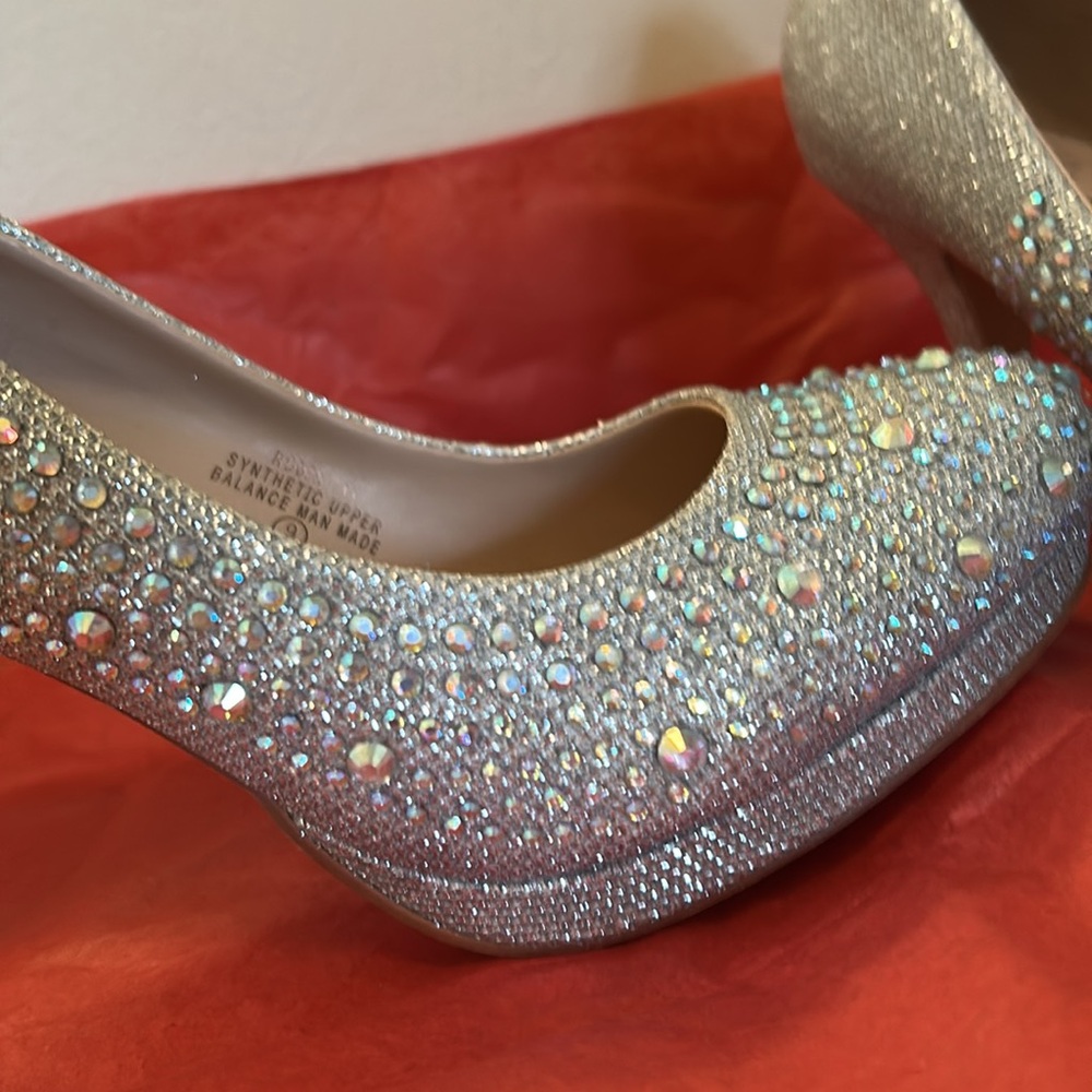 Pretty bling heels - Picture 3 of 10